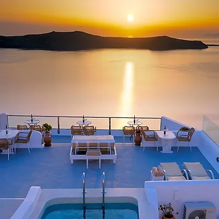 Vallas & Hotel Fira (Santorini)