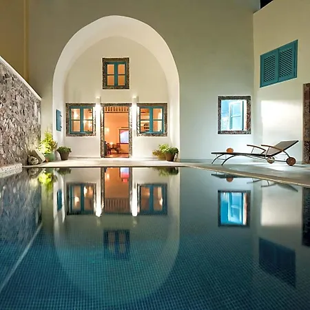 Vallas & Hotel 4*